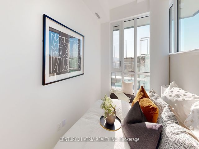 707 - 150 Logan Ave