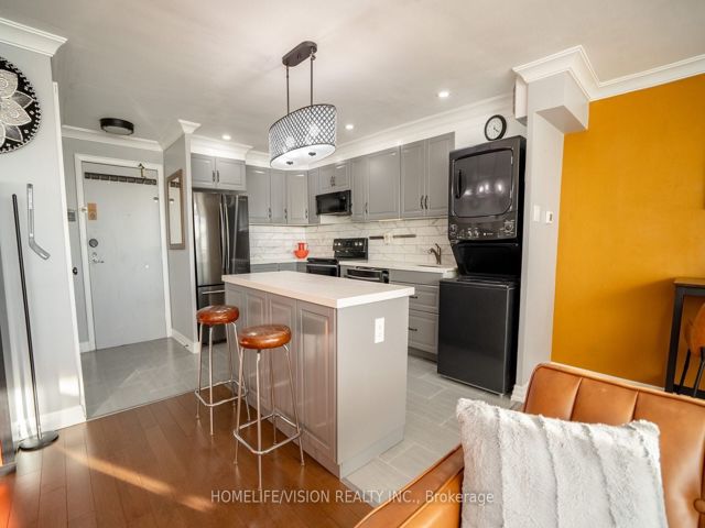 PH 02 - 270 Palmdale Dr