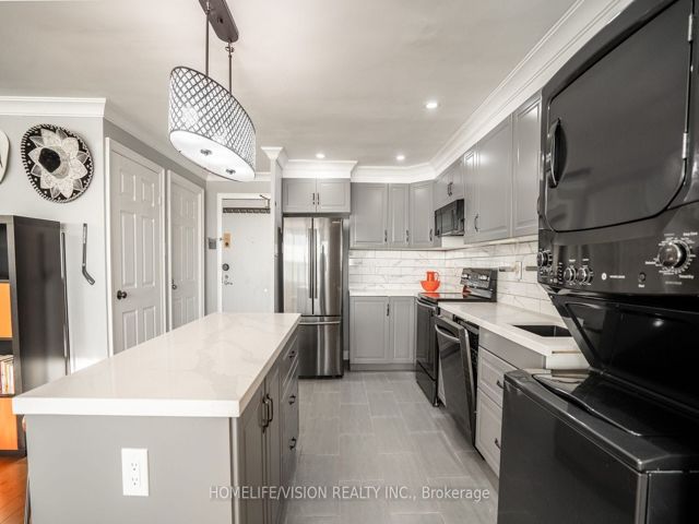 PH 02 - 270 Palmdale Dr
