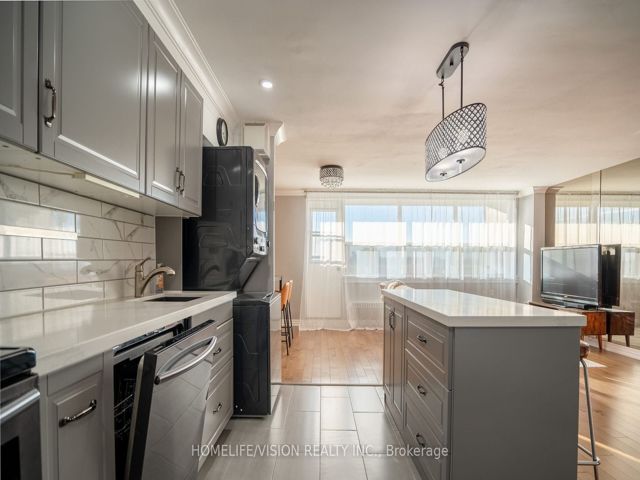 PH 02 - 270 Palmdale Dr
