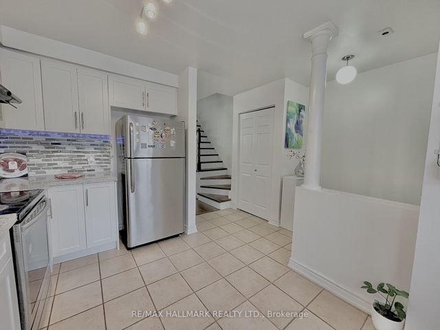1107 - 28 Rosebank Dr