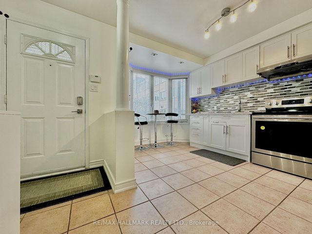 1107 - 28 Rosebank Dr