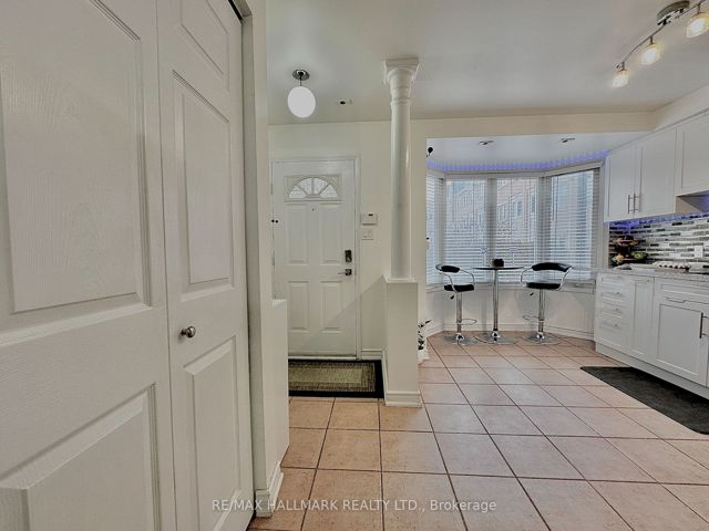 1107 - 28 Rosebank Dr