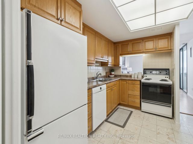 1911 - 2350 Bridletowne Circ
