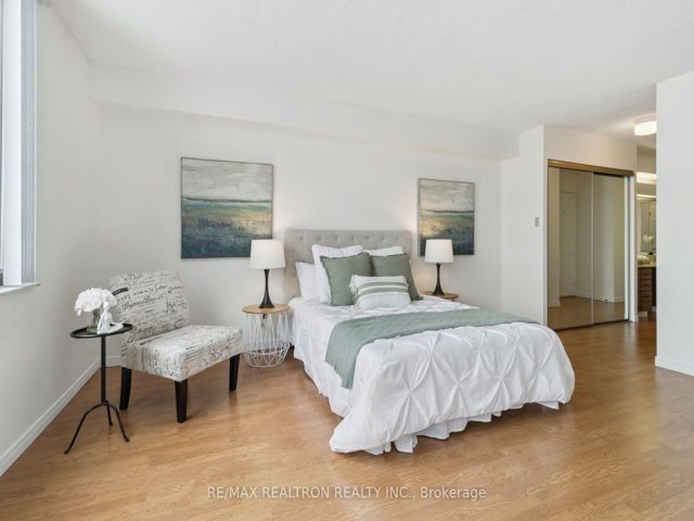 1911 - 2350 Bridletowne Circ