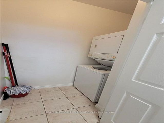 Uph08 - 2627 Mccowan Rd