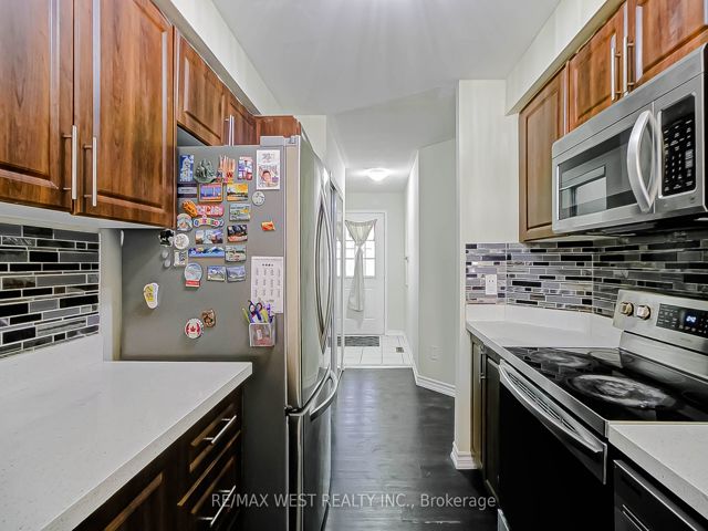 12 - 6400 Lawrence Ave E