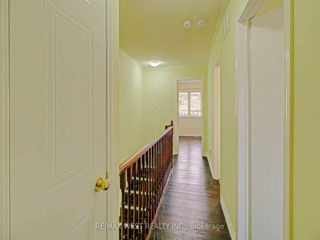 12 - 6400 Lawrence Ave E