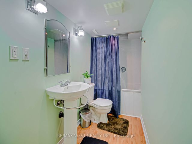 12 - 6400 Lawrence Ave E