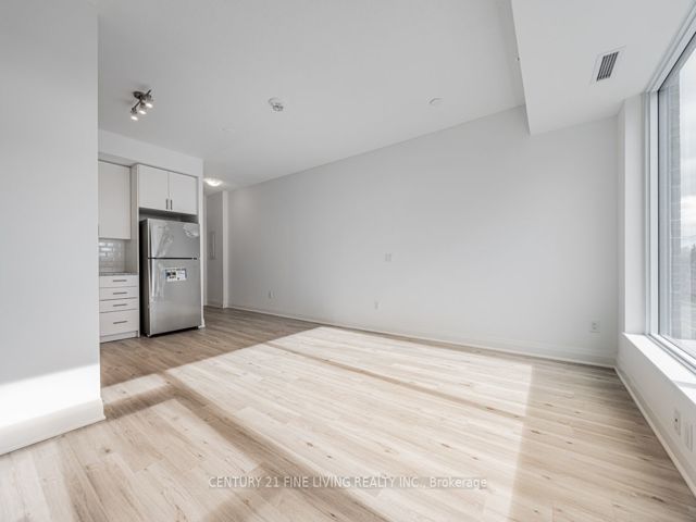 318 - 3220 Sheppard Ave E