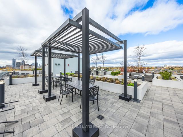 318 - 3220 Sheppard Ave E