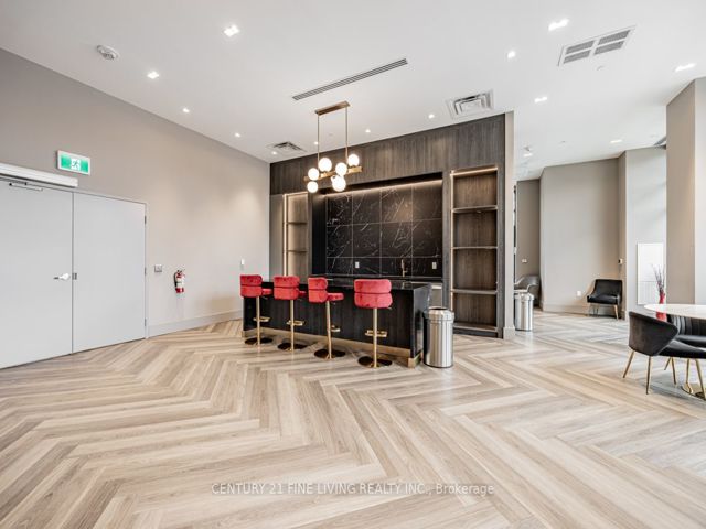 318 - 3220 Sheppard Ave E