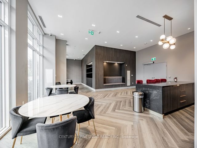 318 - 3220 Sheppard Ave E