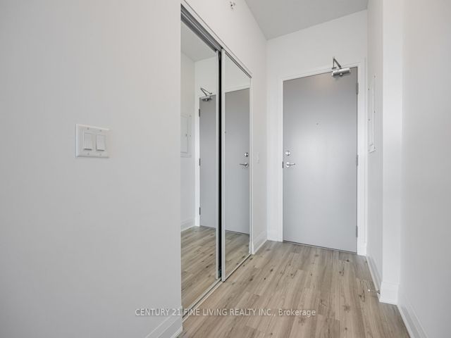 318 - 3220 Sheppard Ave E