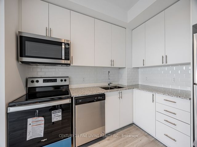 318 - 3220 Sheppard Ave E