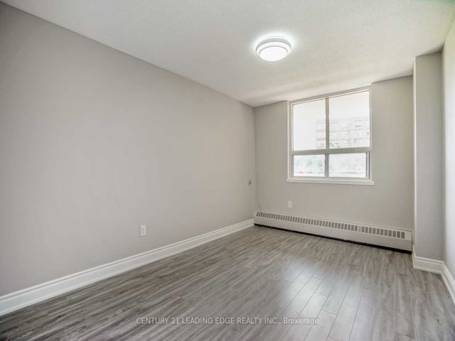 207 - 180 Markham Rd