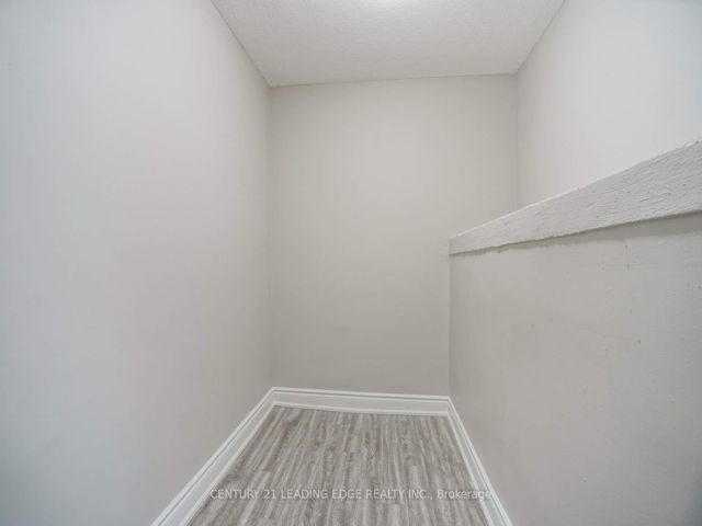 207 - 180 Markham Rd