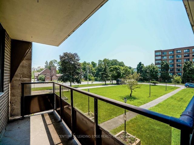 207 - 180 Markham Rd