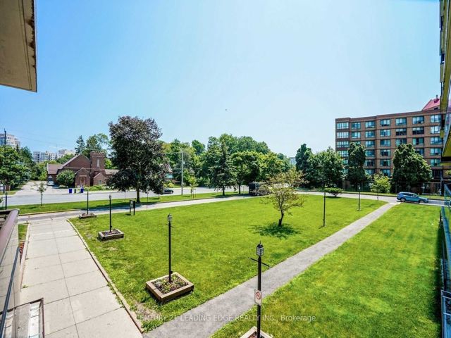 207 - 180 Markham Rd