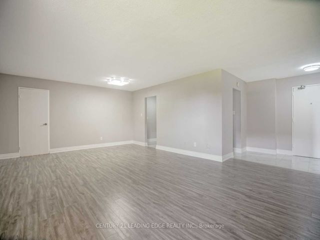 207 - 180 Markham Rd