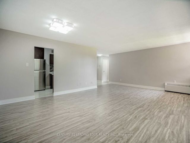 207 - 180 Markham Rd