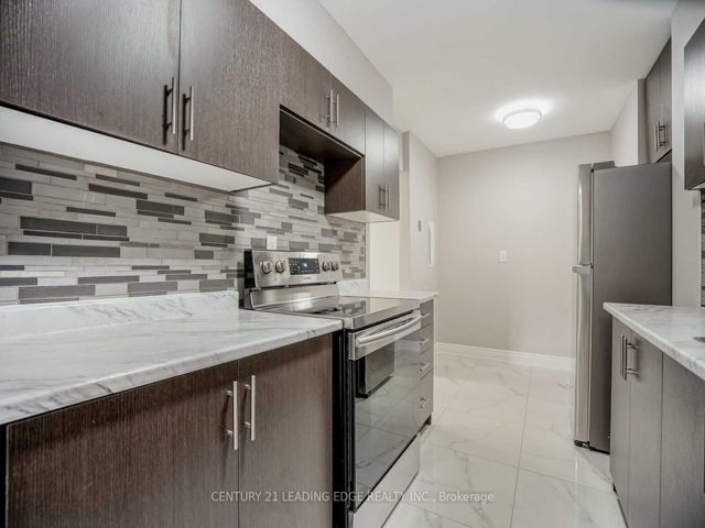 207 - 180 Markham Rd