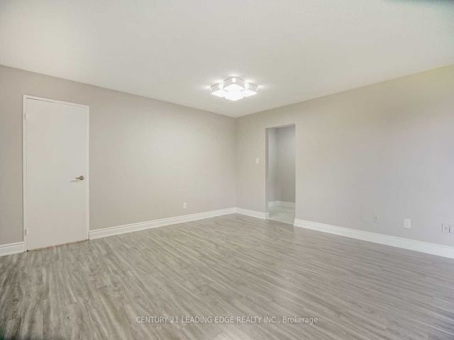 207 - 180 Markham Rd