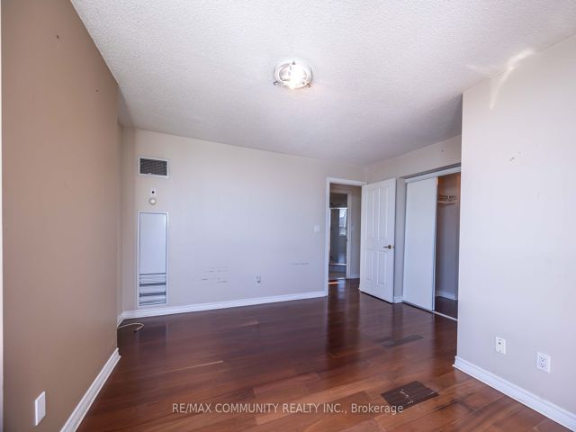 1133 - 68 Corporate Dr