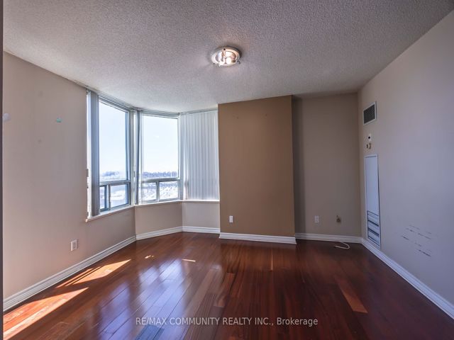 1133 - 68 Corporate Dr