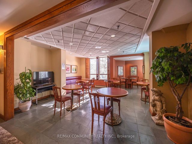 1133 - 68 Corporate Dr