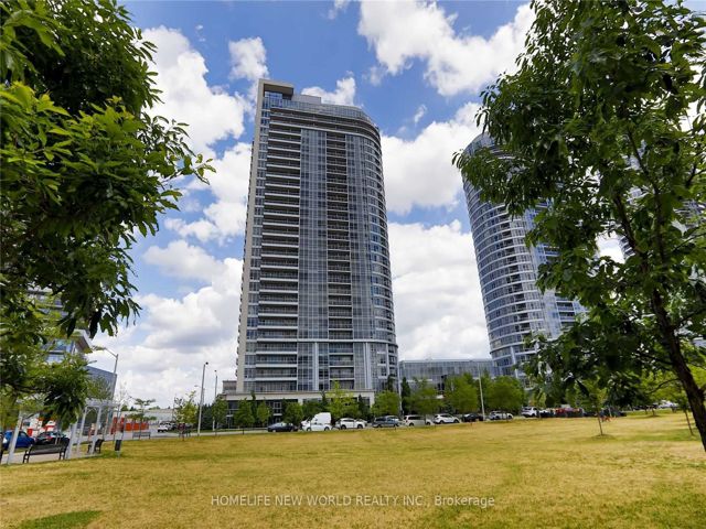 1515 - 181 Village Green Sq