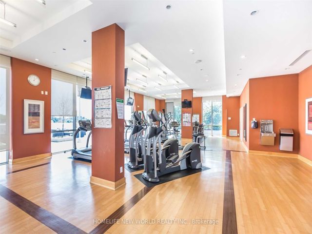 1515 - 181 Village Green Sq