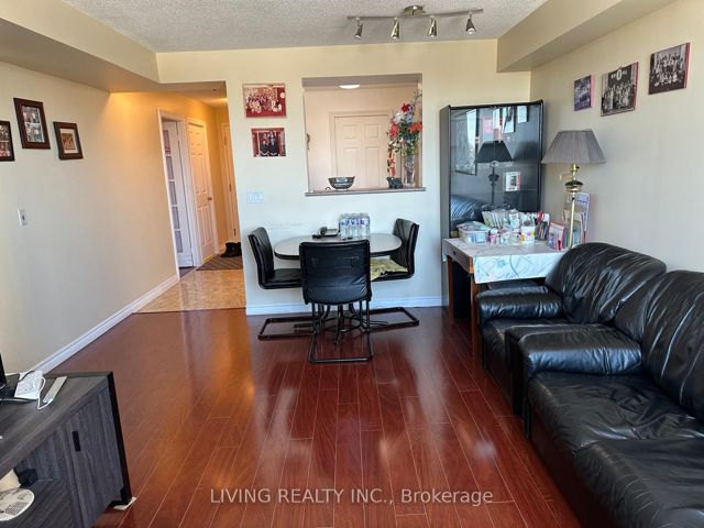 613 - 2627 Mccowan Rd