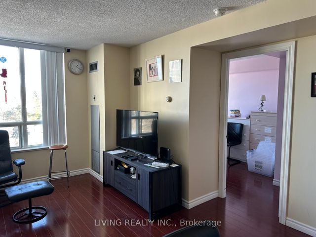613 - 2627 Mccowan Rd