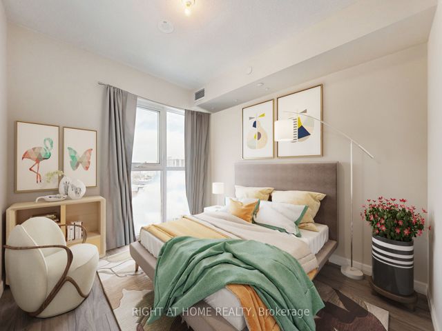 812 - 2150 Lawrence Ave E