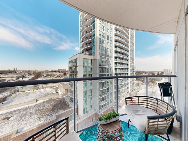 812 - 2150 Lawrence Ave E