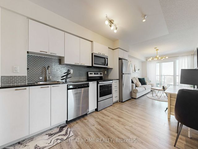 812 - 2150 Lawrence Ave E