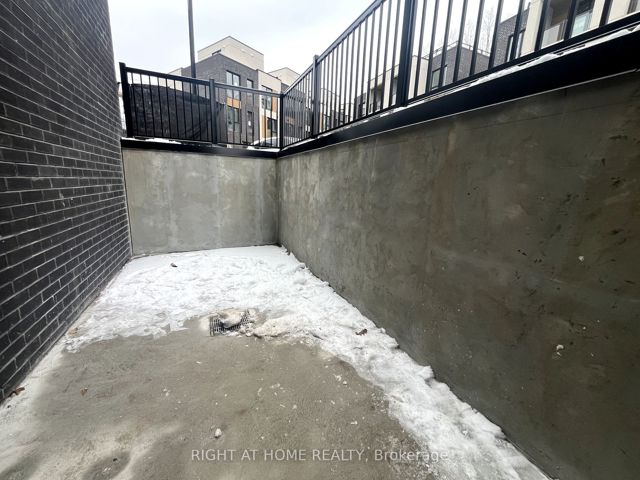 6 - 178 Clonmore Dr