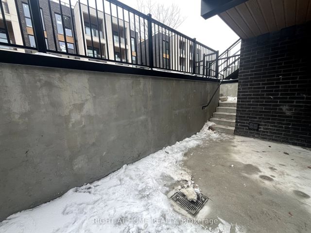 6 - 178 Clonmore Dr