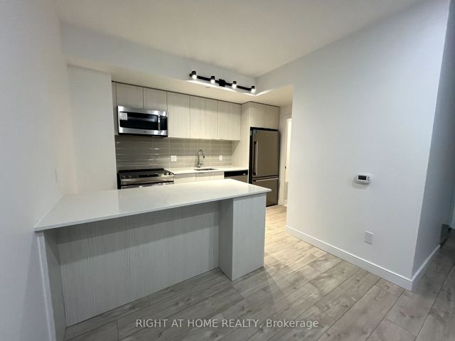 6 - 178 Clonmore Dr