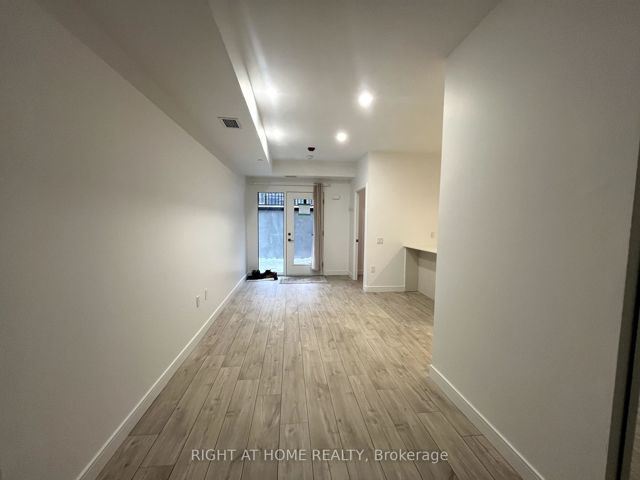 6 - 178 Clonmore Dr