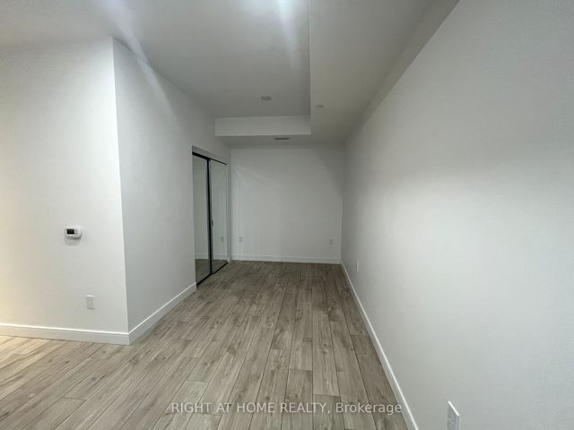6 - 178 Clonmore Dr