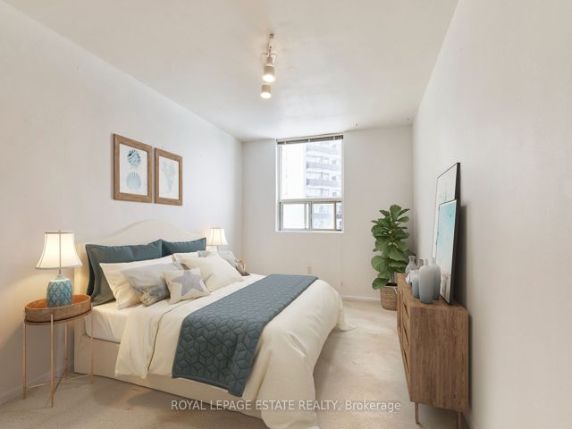 704 - 3420 Eglinton Ave E