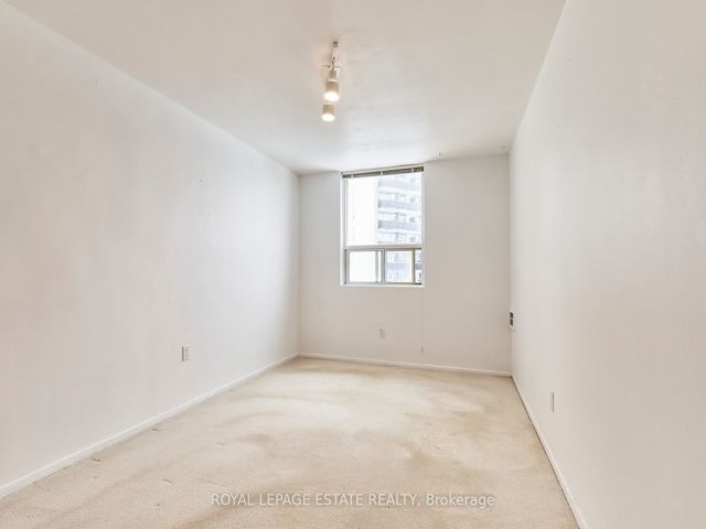 704 - 3420 Eglinton Ave E