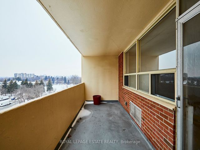 704 - 3420 Eglinton Ave E