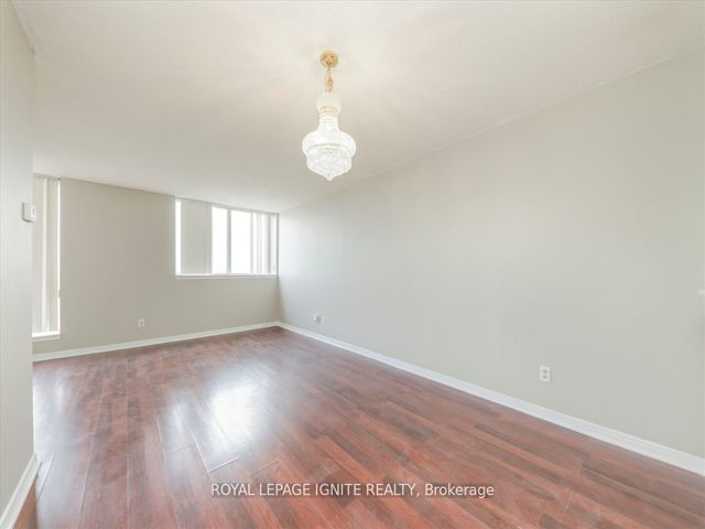 712 - 2466 Eglinton Ave E