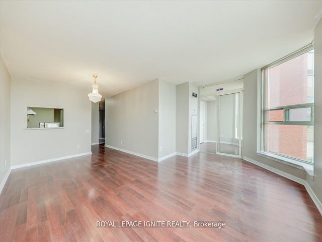 712 - 2466 Eglinton Ave E
