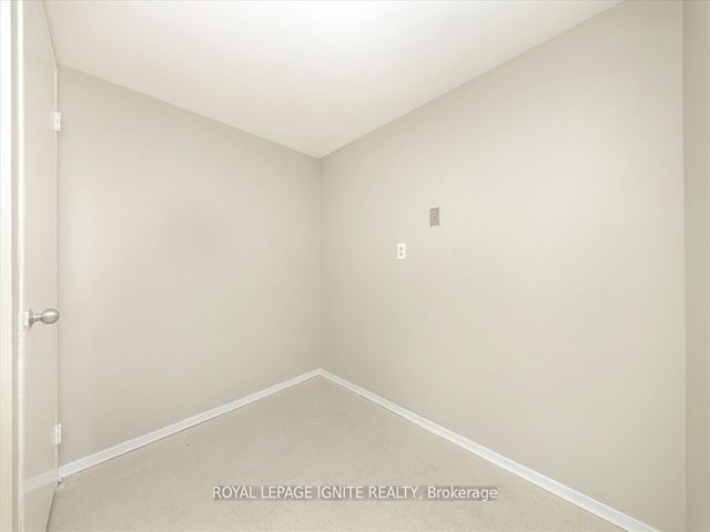 712 - 2466 Eglinton Ave E