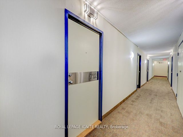 712 - 2466 Eglinton Ave E