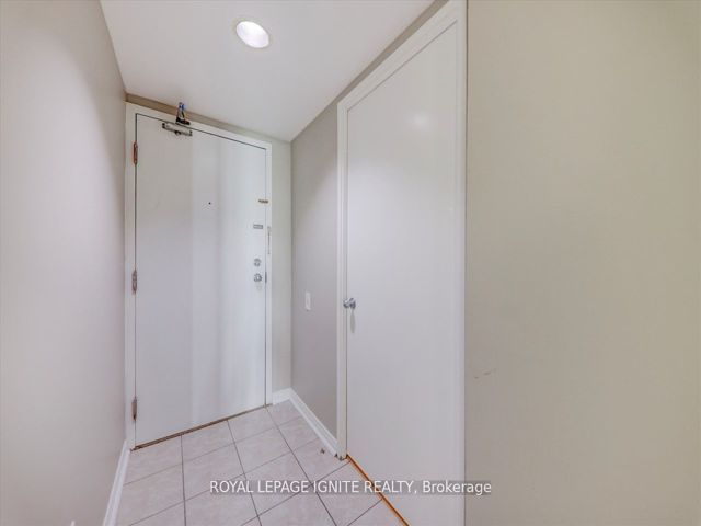 712 - 2466 Eglinton Ave E